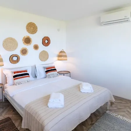 Rezident Guest house