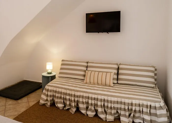 Rezident بيت ضيافة